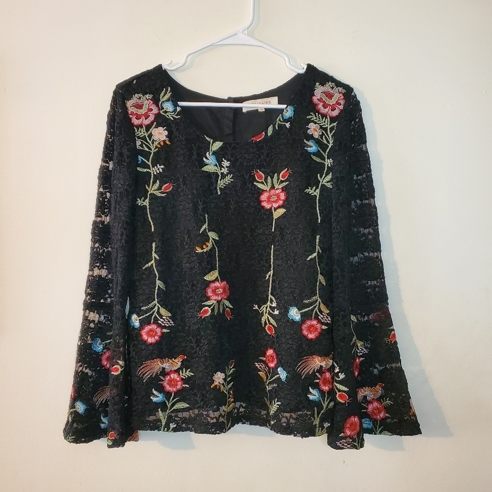 Solitaire floral embroidered black lace bellsleeve top size small - Picture 2 of 15
